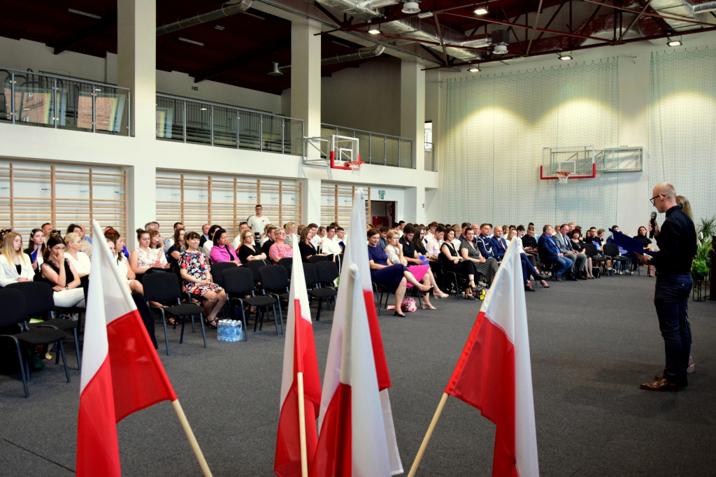 Fachowcy Opuszczają Mury ZSZ w Rawiczu