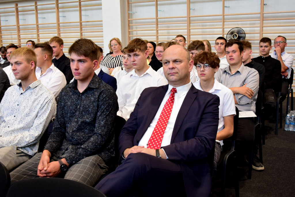 Fachowcy Opuszczają Mury ZSZ w Rawiczu