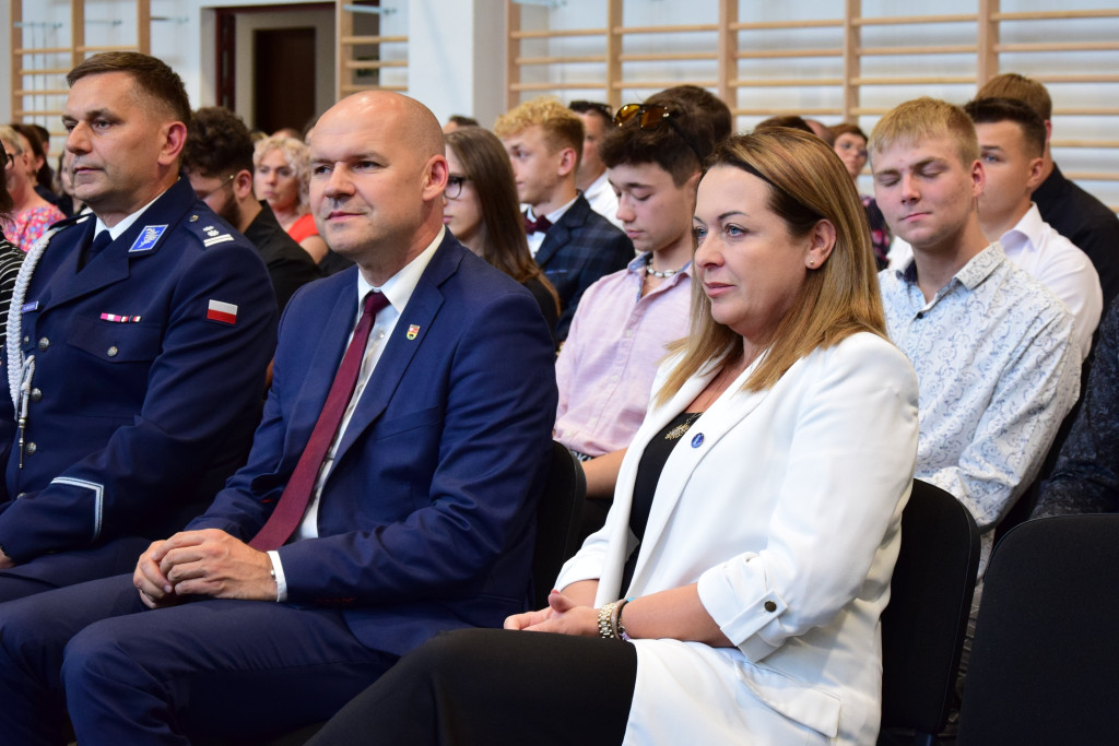 Fachowcy Opuszczają Mury ZSZ w Rawiczu